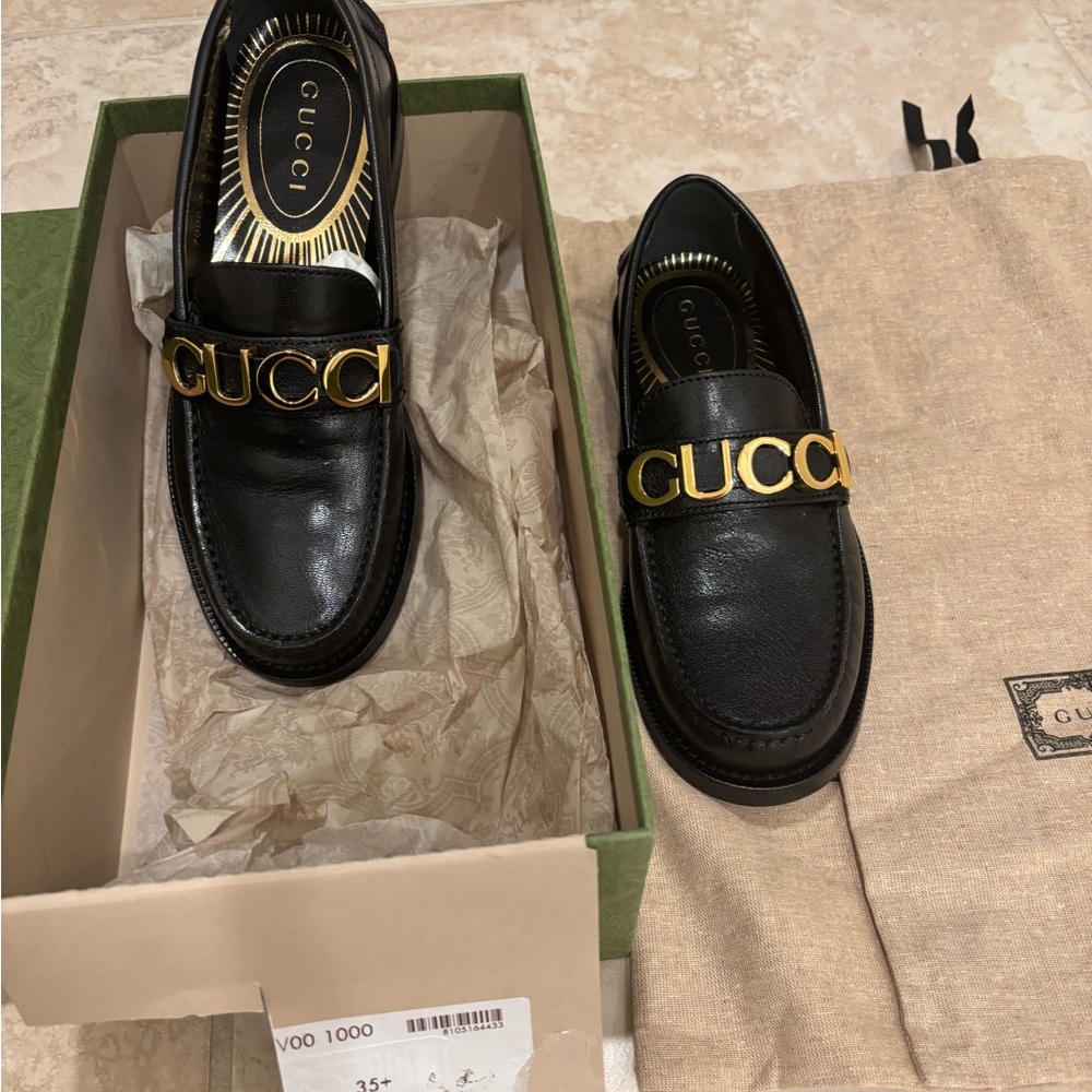 Gucci Black and Gold Leather Slip-On Loafers/Fabulous/Authentic